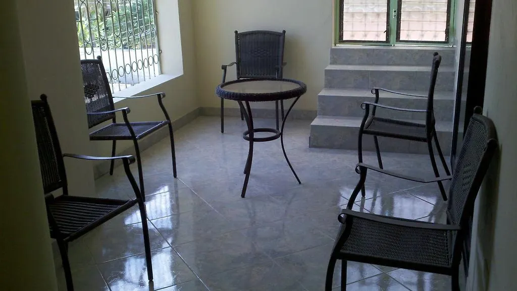 بورت أو برنس Diquini Guest House 3*, بورت أو برنس