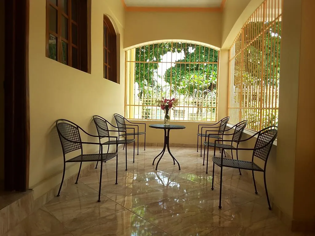 Diquini Guest House Port-au-Prince